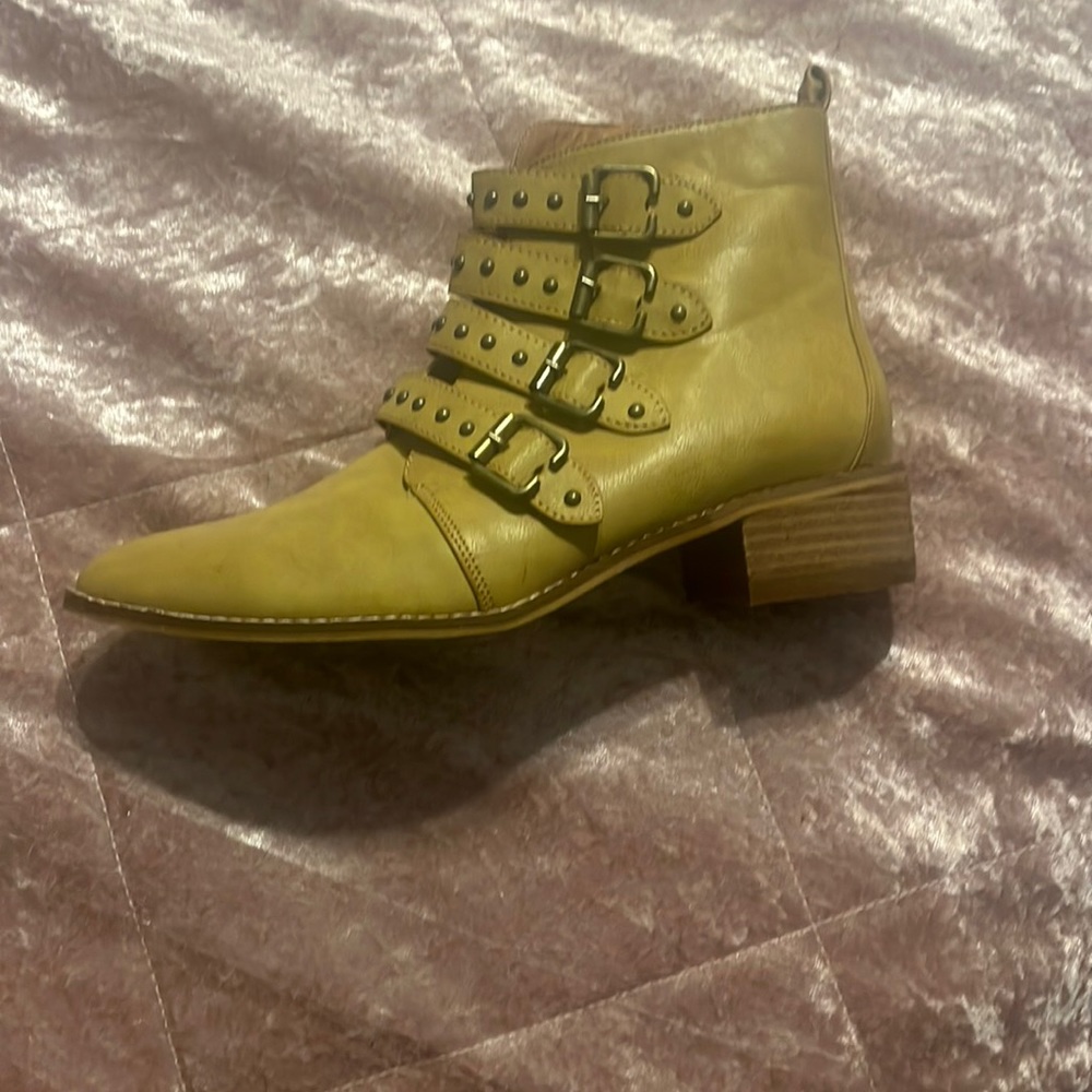 Beast fashion ankle boots